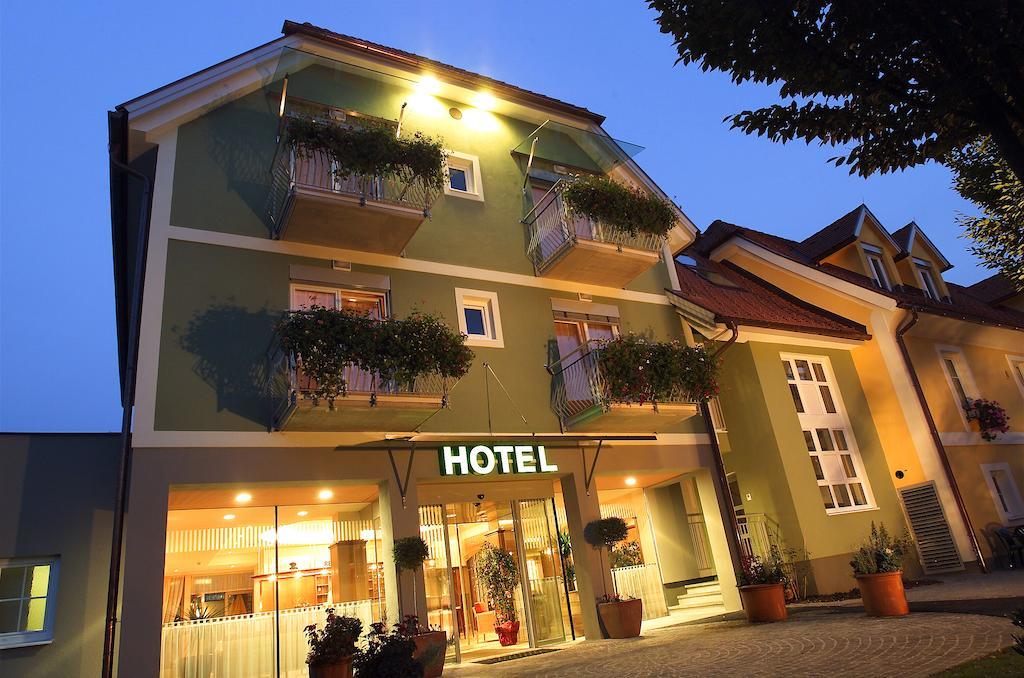 Hotel Am Marktplatz - Landgasthof Wratschko - غامليتز المظهر الخارجي الصورة